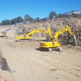 Excavaciones y Transportes Benalvalle obra con excavadoras